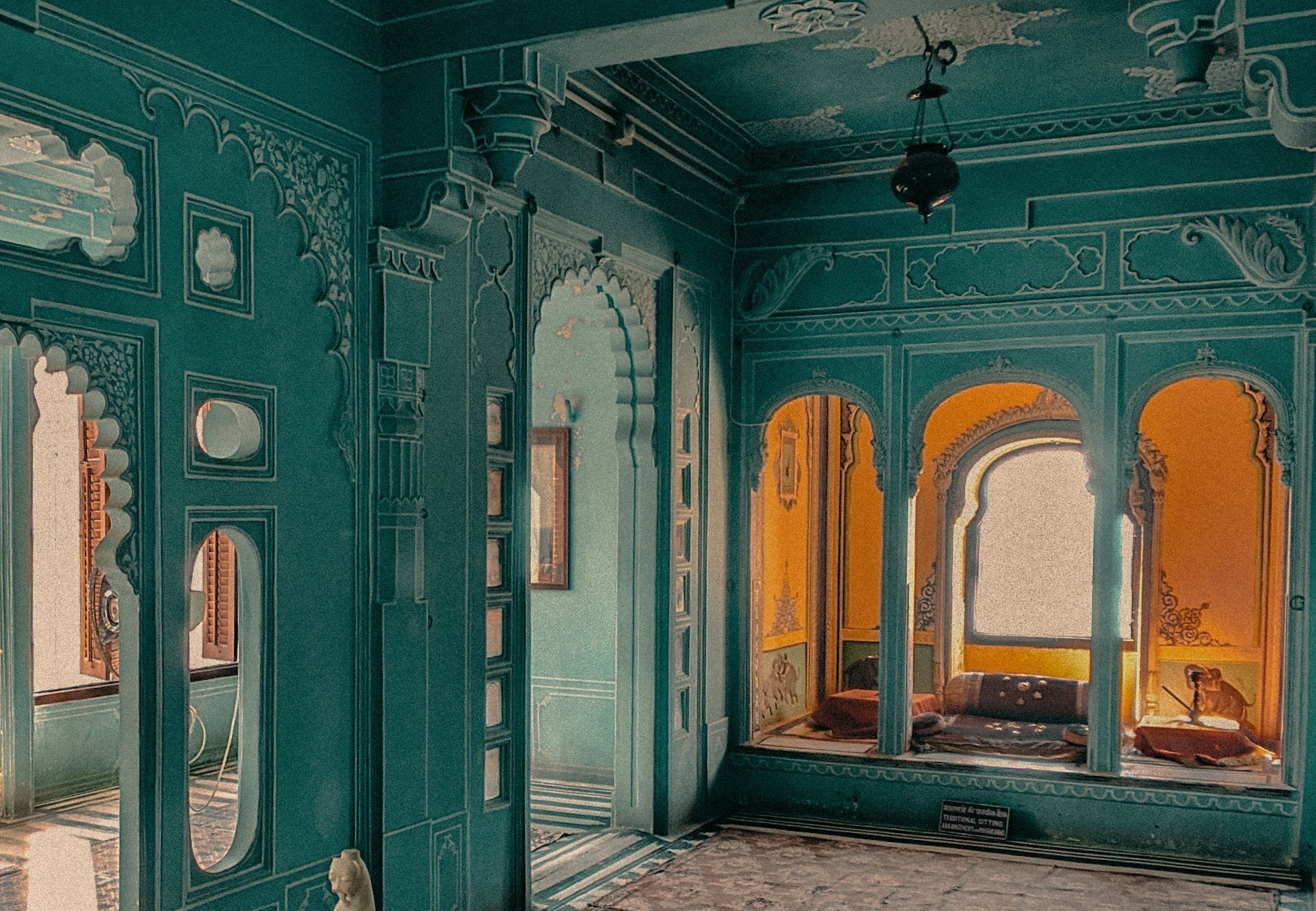 Traveling with natural fiber clothing: comfort and sustainability on the go